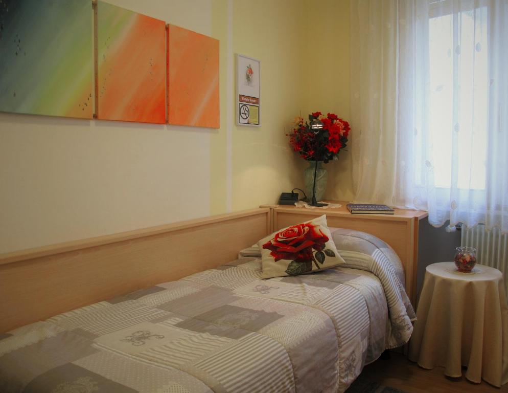 Room 1 - Celestina